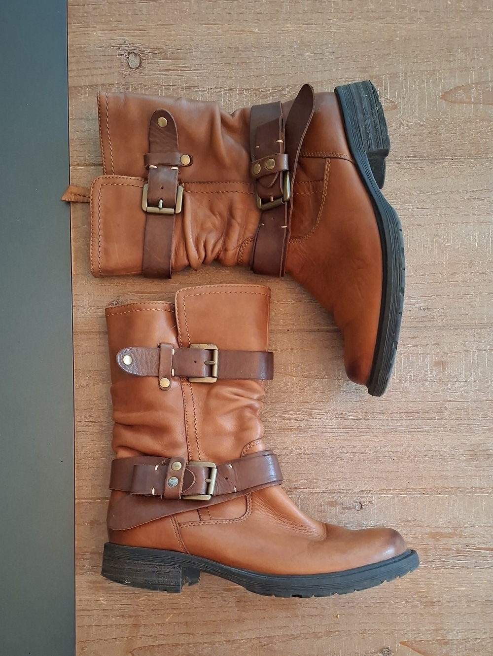 Earth Shoes Classic Brown Leather Two-tone Side-zip Biker Boots (Size US 6.5)